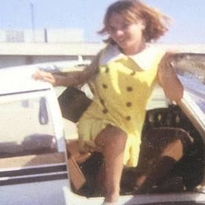 Meet your Posher, Cindia